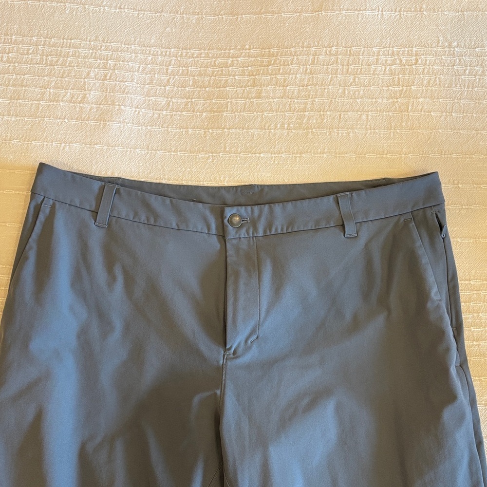lululemon athletica Men's Charcoal Gray Chinos 40x30